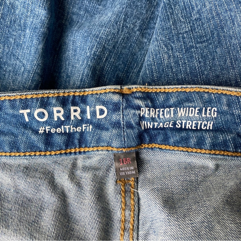 torrid Perfect Wide Leg Vintage Stretch Light Blue Distressed Jeans Women’s 16 - Picture 5 of 11